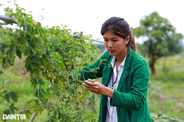 "Hoa hậu 6 con" Oanh Yến sống an yên tại nông trại 10ha - Hình 4