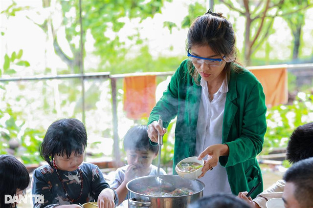 "Hoa hậu 6 con" Oanh Yến sống an yên tại nông trại 10ha - Hình 6
