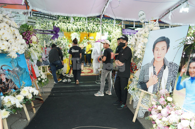 Thời hoàng kim của nghệ sĩ Vũ Linh: Đêm hát 12.000 khán giả Thoi hoang kim cua nghe si Vu Linh: Dem hat 12.000 khan gia
