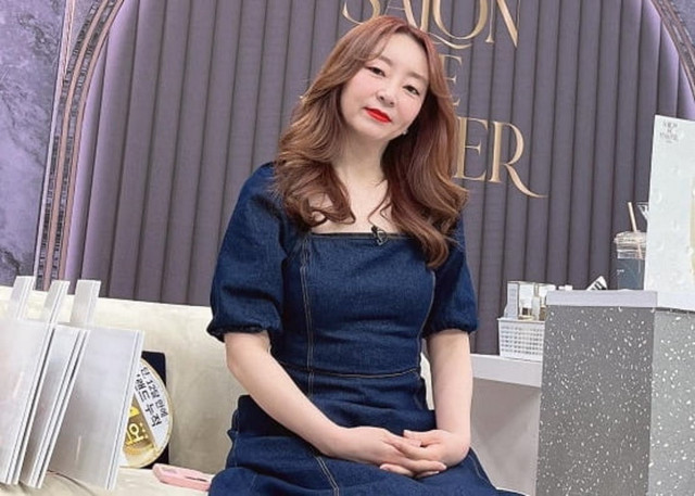 Loạt MC bị cấm sóng vì bê bối đời tư, ăn mặc quá sexy - Hình 2 Loat MC bi cam song vi be boi doi tu, an mac qua sexy-Hinh-2