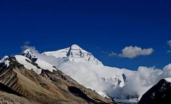 Leo lên đỉnh Everest, tốt nhất là không nên giúp đỡ người bị ngã? - Hình 2 Leo len dinh Everest, tot nhat la khong nen giup do nguoi bi nga?-Hinh-2