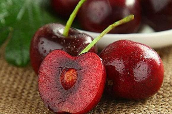 Khi dâng hoa quả cúng Phật ghi nhớ 3 điều cấm kỵ - Hình 3 Khi dang hoa qua cung Phat ghi nho 3 dieu cam ky-Hinh-3