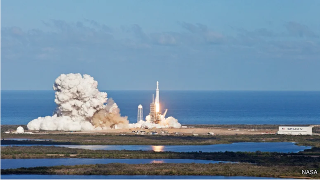 10 nhiệm vụ quan trọng của SpaceX thay đổi ngành hàng không vũ trụ - Hình 4 10 nhiem vu quan trong cua SpaceX thay doi nganh hang khong vu tru-Hinh-4