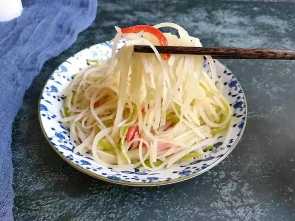 Bất ngờ sự khác biệt giữa khoai tây vỏ vàng và vỏ trắng? - Hình 5 Bat ngo su khac biet giua khoai tay vo vang va vo trang?-Hinh-5