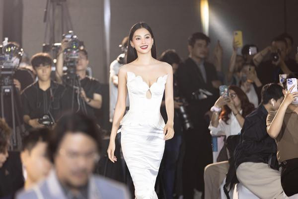 Tiểu Vy tăng cân, nay 3 vòng gợi cảm nhờ 'vượt lười' - Hình 2 Tieu Vy tang can, nay 3 vong goi cam nho 'vuot luoi'-Hinh-2
