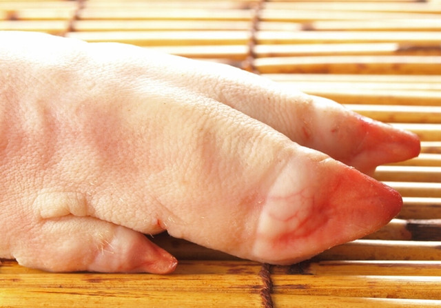 Mua chân giò heo nên chọn chân trước hay chân sau? - Hình 3 Mua chan gio heo nen chon chan truoc hay chan sau?-Hinh-3