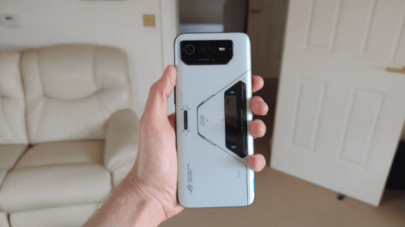 Top 10 smartphone tốt nhất để chơi game năm 2023 - Hình 4 Top 10 smartphone tot nhat de choi game nam 2023-Hinh-4