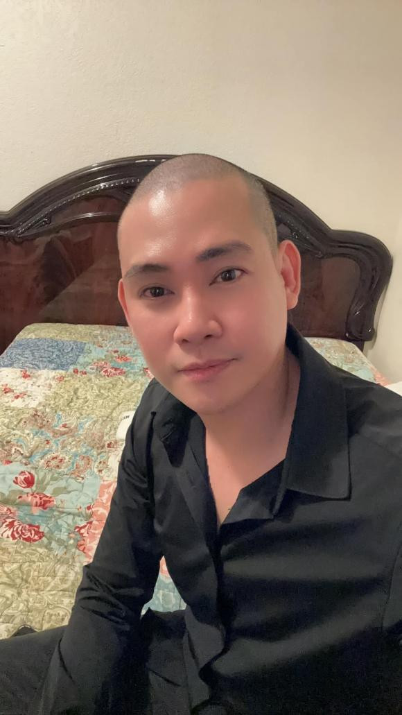 Phùng Ngọc Huy bất ngờ cạo đầu, tiết lộ thời gian về Việt Nam - Hình 2 Phung Ngoc Huy bat ngo cao dau, tiet lo thoi gian ve Viet Nam-Hinh-2