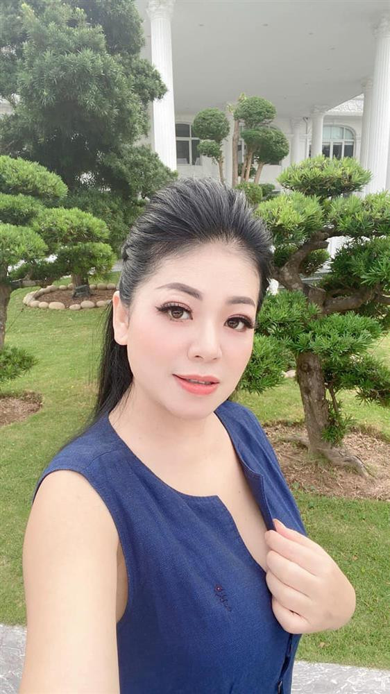 Anh Thơ: Có học vị tiến sĩ, cho con đi du lịch 7 nước - Hình 3 Anh Tho: Co hoc vi tien si, cho con di du lich 7 nuoc-Hinh-3