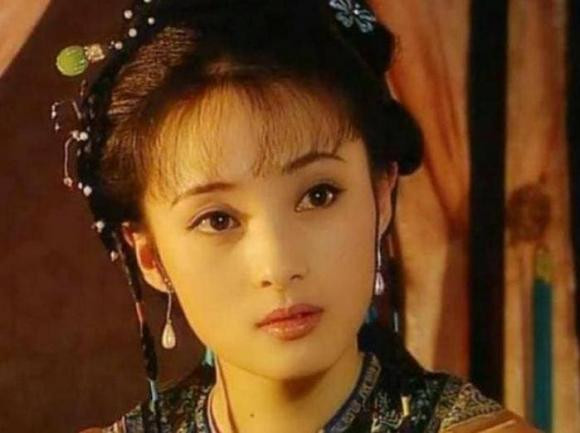 Khi còn trẻ, Vương Phi lạnh lùng, Châu Tấn như tiên nữ - Hình 4 Khi con tre, Vuong Phi lanh lung, Chau Tan nhu tien nu-Hinh-4