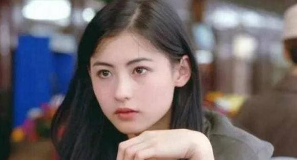 Khi còn trẻ, Vương Phi lạnh lùng, Châu Tấn như tiên nữ - Hình 5 Khi con tre, Vuong Phi lanh lung, Chau Tan nhu tien nu-Hinh-5