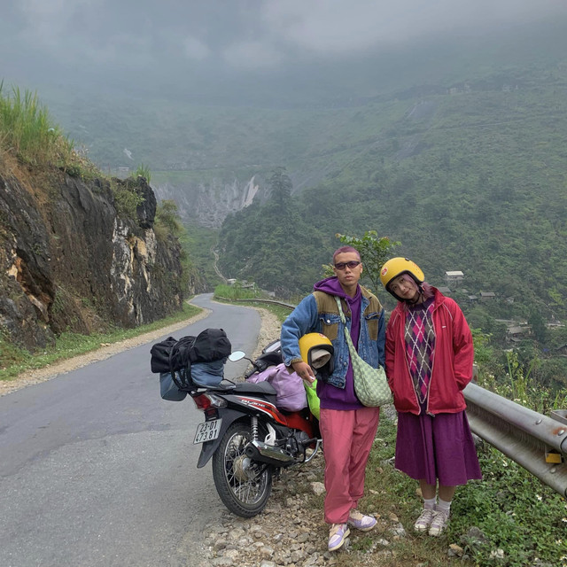 Cặp đôi 9X mê du lịch, diện đồ 'ton sur ton' - Hình 19 Cap doi 9X me du lich, dien do 'ton sur ton'-Hinh-19