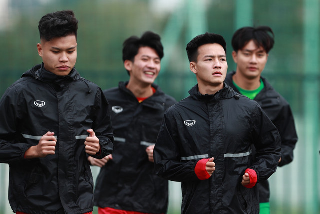 U20 Việt Nam nhồi thể lực trong buổi tập khai xuân - Hình 2 U20 Viet Nam nhoi the luc trong buoi tap khai xuan-Hinh-2