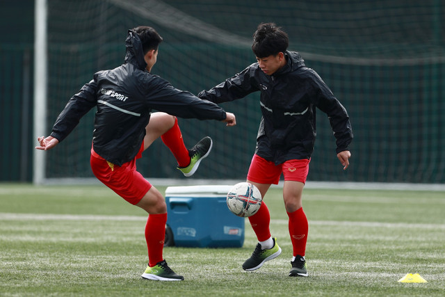 U20 Việt Nam nhồi thể lực trong buổi tập khai xuân - Hình 7 U20 Viet Nam nhoi the luc trong buoi tap khai xuan-Hinh-7