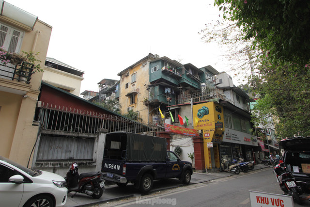 Khu chung cư cũ có giá đất 'đắt đỏ' bậc nhất Hà Nội - Hình 6 Khu chung cu cu co gia dat 'dat do' bac nhat Ha Noi-Hinh-6