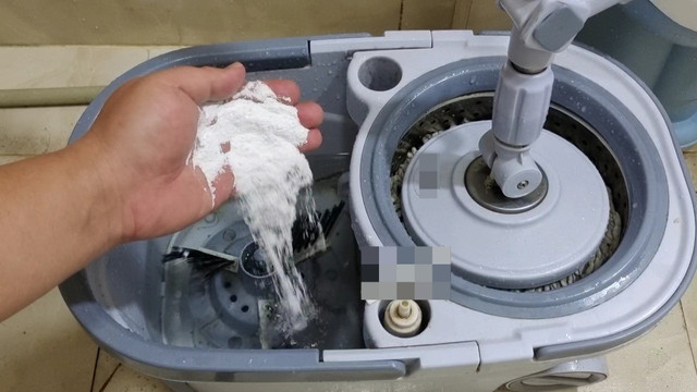 Dù cây lau chỉ cần nhúng trong nước này là sẽ sạch ngay - Hình 5 Du cay lau chi can nhung trong nuoc nay la se sach ngay-Hinh-5