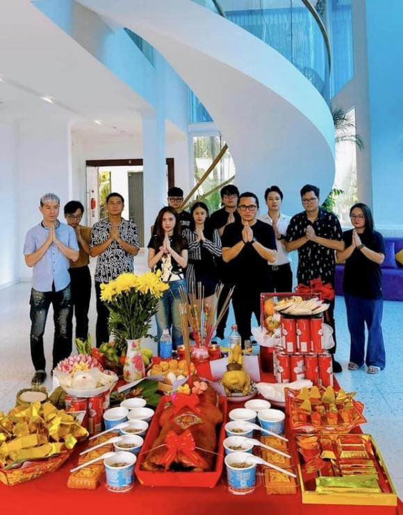 Hồ Hoài Anh xuất hiện hậu nghỉ việc, dung mạo ra sao? - Hình 4 Ho Hoai Anh xuat hien hau nghi viec, dung mao ra sao?-Hinh-4