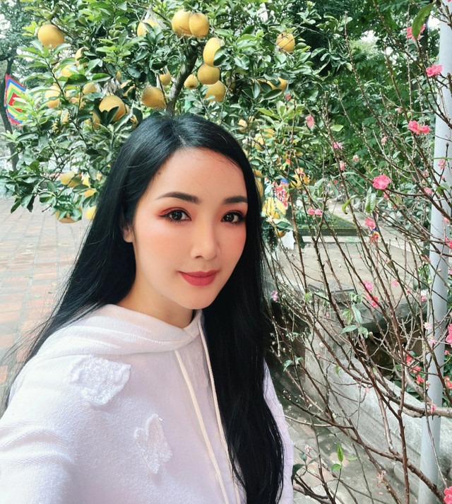 Hoa hậu độc nhất vô nhị Giáng My: Tuổi 52 trong căn biệt thự xa hoa - 2 Hoa hậu độc nhất vô nhị Giáng My: Tuổi 52 trong căn biệt thự xa hoa - 2
