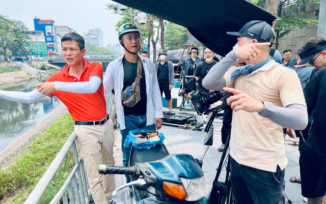 Đạo diễn "Làng trong phố": "Các diễn viên trẻ nên học Doãn Quốc Đam" Dao dien