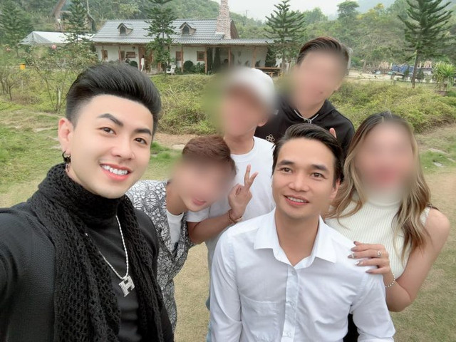 Lệ Rơi nói gì khi bị đồn chạy show giáp Tết với cát-xê khủng - Hình 3 Le Roi noi gi khi bi don chay show giap Tet voi cat-xe khung-Hinh-3