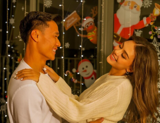 Vợ Tây Bùi Tiến Dũng xả kho ảnh lãng mạn như thuở mới yêu Vo Tay Bui Tien Dung xa kho anh lang man nhu thuo moi yeu