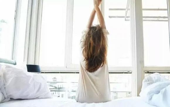 Đâu là thời điểm thích hợp để thức dậy vào buổi sáng? - Hình 5 Dau la thoi diem thich hop de thuc day vao buoi sang?-Hinh-5