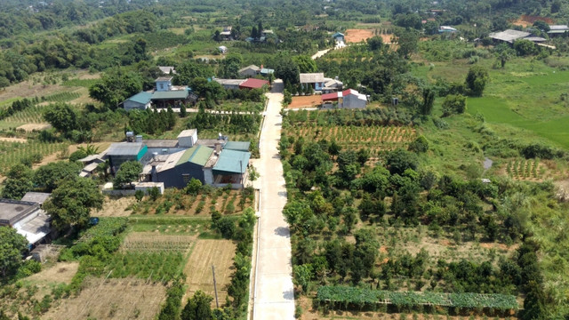 Trồng cây cảnh, hoa đẹp như phim, cả làng ở Hà Giang giàu lên Trong cay canh, hoa dep nhu phim, ca lang o Ha Giang giau len