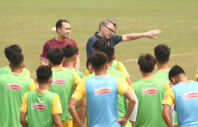 Chờ xem thầy trò HLV Troussier thể hiện tại SEA Games 32 - Hình 3 Cho xem thay tro HLV Troussier the hien tai SEA Games 32-Hinh-3