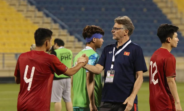 Chờ xem thầy trò HLV Troussier thể hiện tại SEA Games 32 - Hình 2 Cho xem thay tro HLV Troussier the hien tai SEA Games 32-Hinh-2