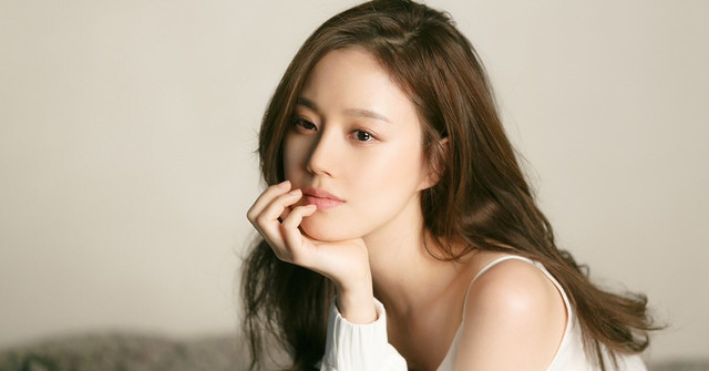 Nữ diễn viên nổi tiếng kiện 12 khán giả vì bị đồn "ở bẩn" Nu dien vien noi tieng kien 12 khan gia vi bi don