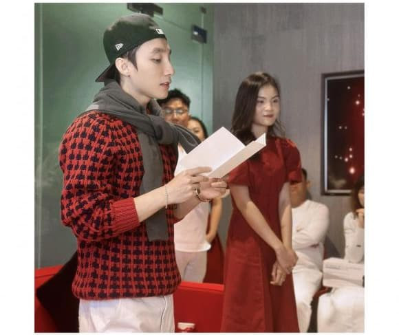 Sơn Tùng - Hải Tú xuất hiện chung khung ảnh, đã đứng gần hơn Son Tung - Hai Tu xuat hien chung khung anh, da dung gan hon