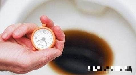 Làm gì khi nhà vệ sinh bẩn và có mùi? - Hình 4 Lam gi khi nha ve sinh ban va co mui?-Hinh-4