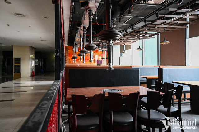 Những TTTM nổi tiếng Hà Nội trong cảnh hoang lạnh - Hình 13 Nhung TTTM noi tieng Ha Noi trong canh hoang lanh-Hinh-13