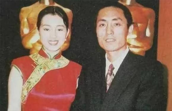 Trương Nghệ Mưu: Định kết hôn với Củng Lợi nhưng bị một người ngăn cản Truong Nghe Muu: Dinh ket hon voi Cung Loi nhung bi mot nguoi ngan can