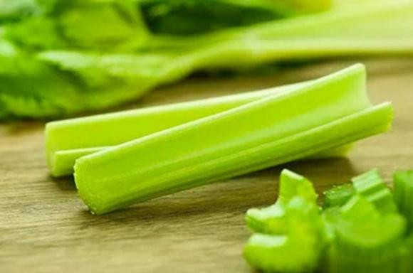 Tại sao không nên ăn lá cần tây? Tai sao khong nen an la can tay?