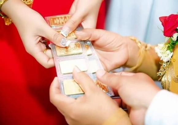 Có nên đưa toàn bộ tiền vàng cho mẹ chồng giữ sau đám cưới? - Hình 7 Co nen dua toan bo tien vang cho me chong giu sau dam cuoi?-Hinh-7