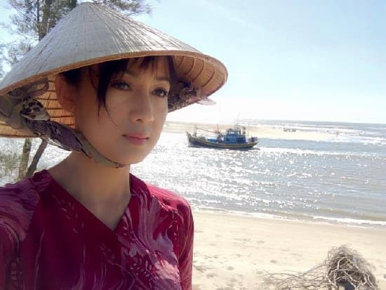 Hé lộ tính cách của các "nữ hoàng ảnh lịch" thập niên 90 - Hình 10 He lo tinh cach cua cac