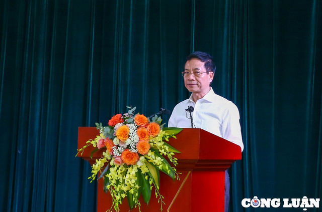 Tháo gỡ khó khăn, tạo điều kiện tốt nhất có thể để báo chí cống hiến - Hình 6 Thao go kho khan, tao dieu kien tot nhat co the de bao chi cong hien-Hinh-6