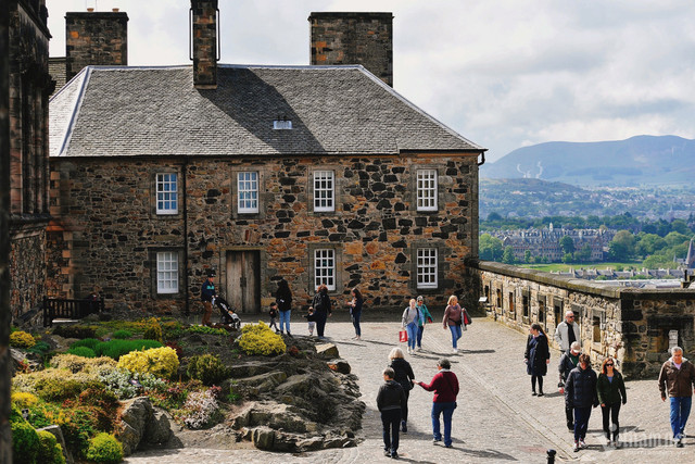 Cận cảnh lâu đài bị đồn có nhiều oan hồn tử tù ở Scotland - Hình 7 Can canh lau dai bi don co nhieu oan hon tu tu o Scotland-Hinh-7