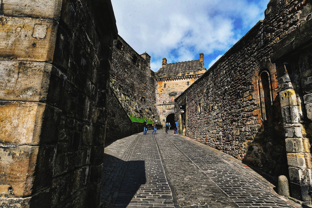 Cận cảnh lâu đài bị đồn có nhiều oan hồn tử tù ở Scotland - Hình 15 Can canh lau dai bi don co nhieu oan hon tu tu o Scotland-Hinh-15