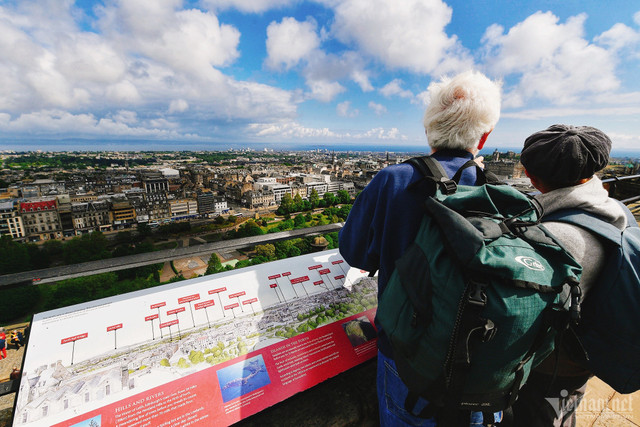Cận cảnh lâu đài bị đồn có nhiều oan hồn tử tù ở Scotland - Hình 6 Can canh lau dai bi don co nhieu oan hon tu tu o Scotland-Hinh-6
