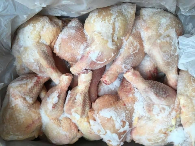 Người Việt ăn hàng ngàn tấn gà thải loại nhập về Nguoi Viet an hang ngan tan ga thai loai nhap ve