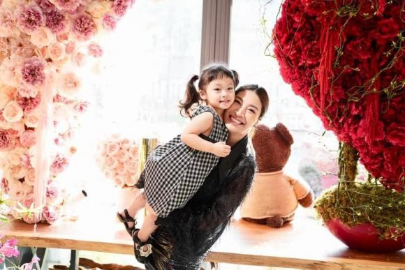 Bị mỉa mai ế sau ly hôn, Pha Lê tuyên bố: "Em có bồ" - Hình 2 Bi mia mai e sau ly hon, Pha Le tuyen bo: