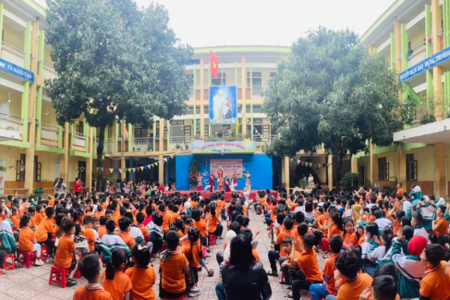 Rộ thông tin người lạ dụ dỗ "bắt cóc" học sinh ở Nghệ An Ro thong tin nguoi la du do