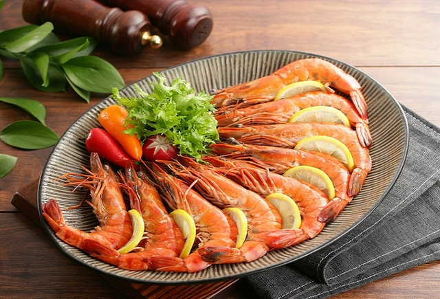 Ăn tôm nhớ kỹ điều này kẻo rước "cả ổ vi khuẩn" vào người An tom nho ky dieu nay keo ruoc