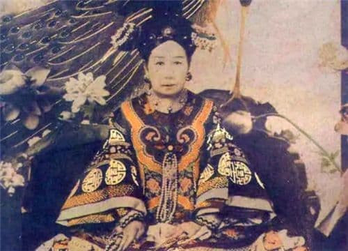 Mộ thái giám nhà Thanh Lý Liên Anh không bị trộm vì sao? - Hình 3 Mo thai giam nha Thanh Ly Lien Anh khong bi trom vi sao?-Hinh-3