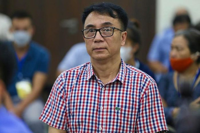 Bất nhất trong lời khai 'ông Trần Hùng nhận 300 triệu' Bat nhat trong loi khai 'ong Tran Hung nhan 300 trieu'