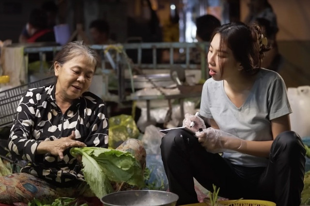Dàn hoa hậu Việt từng bán hàng online, đi làm giúp việc - Hình 2 Dan hoa hau Viet tung ban hang online, di lam giup viec-Hinh-2