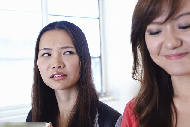Em dâu về ngoại 3 hôm đã đòi về, tôi mỉa mai rồi xấu hổ Em dau ve ngoai 3 hom da doi ve, toi mia mai roi xau ho