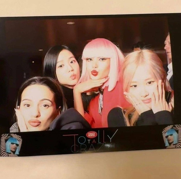 Gia đình bạn trai tỷ phú đến xem Lisa (BlackPink) nhảy thoát y đêm cuối - Hình 3 Gia dinh ban trai ty phu den xem Lisa (BlackPink) nhay thoat y dem cuoi-Hinh-3